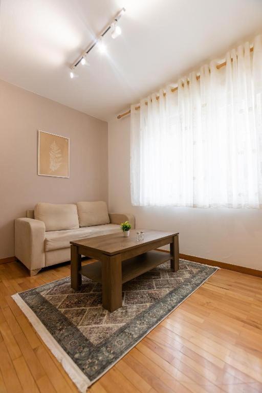 Light-2 Lovely Apartment In Tirana Exteriér fotografie